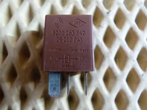Реле Renault Clio II/Symbol 1998-2008 (8200263342) — фото 1