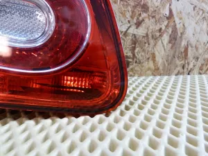 Фонарь задний внутренний левый VW Tiguan 2007-2011 (5N0945093C) — фото 2