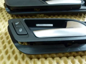 Ручка двери внутренняя VW Tiguan 2011-2016 (5N2837113F 5N2837114G 5N0839113AE 5N0839114AE) — фото 2