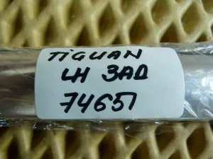 Бархотка стекла двери задней левой наружная VW Tiguan 2007-2011 (5N0839475D) — фото 9