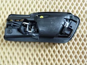 Ручка двери внутренняя VW Tiguan 2007-2011 (5N2837113F 5N2837114G 5N0839113AE 5N0839114S) — фото 6