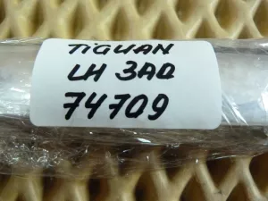 Бархотка стекла двери задней левой наружная VW Tiguan 2011-2016 (5N0839475D) — фото 10