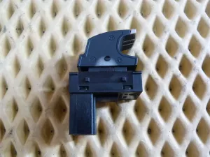 Кнопка стеклоподъемника VW Tiguan 2011-2016 (ЗАДНЯЯ ЛЕВАЯ 5K0959855) — фото 2