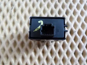 Кнопка стеклоподъемника Renault Captur 2013-2019 (БЛОКИРОВКИ СТЕКОЛ 254298400R) — фото 3