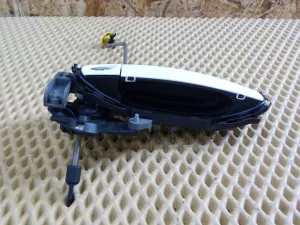 Ручка двери передней наружная правая Audi A3 [8PA] Sportback 2004-2013 (8P2837886A 8E2837240) — фото 4