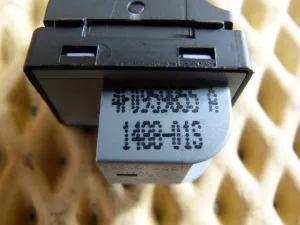 Кнопка стеклоподъемника Audi A3 [8PA] Sportback 2004-2013 (ПЕРЕДНЯЯ ПРАВАЯ 4F0959855A) — фото 3