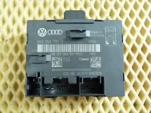 Блок комфорта Audi A4 [B8] 2007-2015 (ЗАДНЕЙ ПРАВОЙ ДВЕРИ 8K0959795D) — фото 1