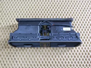 Дефлектор воздушный VW Passat [B7] 2011-2015 (3AC819728A) — фото 9