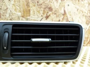 Дефлектор воздушный VW Passat [B7] 2011-2015 (3AC819728A) — фото 3