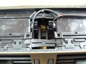 Дефлектор воздушный VW Passat [B7] 2011-2015 (3AC819728A) — фото 12