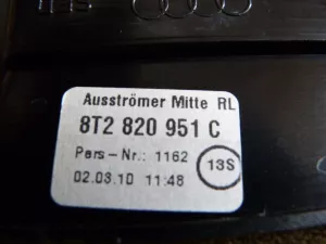 Дефлектор воздушный Audi A4 [B8] 2007-2015 (8T2820951C) — фото 8