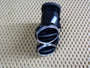 Дефлектор воздушный VW Tiguan 2011-2016 (5N0858069J) — фото 2