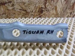 Петля капота VW Tiguan 2007-2016 (5N0823302A 5N0823301A) — фото 6