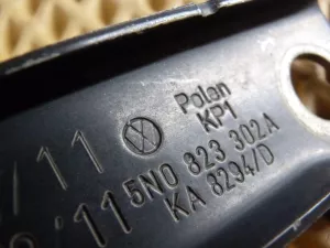 Петля капота VW Tiguan 2007-2016 (5N0823302A 5N0823301A) — фото 8