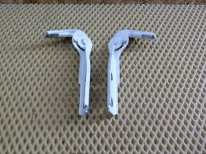 Петля капота Audi A3 [8PA] Sportback 2004-2013 (8P0823302 8P0823301) — фото 1