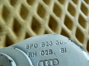 Петля капота Audi A3 [8PA] Sportback 2004-2013 (8P0823302 8P0823301) — фото 10