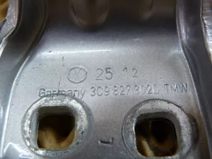 Петля двери багажника VW Passat [B7] 2011-2015 (3C9827302D 3C9827301D) — фото 4