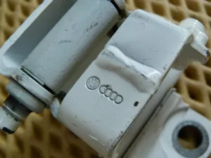 Петля двери задней левой Audi A3 [8PA] Sportback 2004-2013 (8P4833401A 8P4833411A) — фото 3