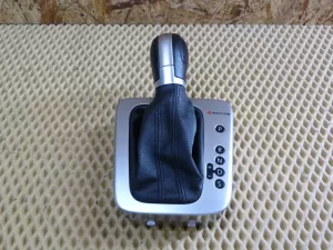 Чехол кулисы VW Tiguan 2007-2016 (5N2713203AB) — фото 1