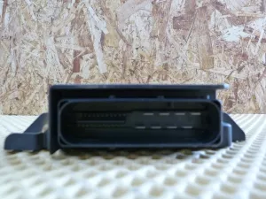 Блок управления парковочным тормозом VW Passat [B6] 2005-2010 VW Passat [B7] 2011-2015 VW Passat CC 2008-2017 VW Sharan 2010> VW Tiguan 2007-2011 VW Tiguan 2011-2016 (3C0907801J) — фото 2