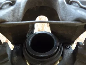 Суппорт передний левый Opel Astra H / Family 2004-2015,Astra G 1998-2005,9-5 1997-2010,Meriva 2003-2010,Zafira A (F75) 1999-2005,Corsa C 2000-2006,Corsa D 2006-2015,Zafira B 2005-2012 (5542106) — фото 4