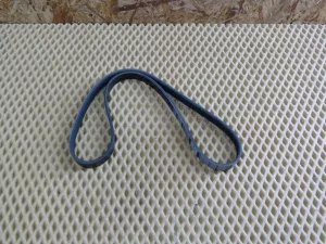 Ремень ручейковый Alfa Romeo 145 1994-2001 Alfa Romeo 146 1994-2001 Alfa Romeo 155 1992-1997 BMW 3-serie E36 1991-1998 BMW 5-serie E34 1988-1995 BMW 5-serie E39 1995-2003 BMW 7-serie E38 1994-2001 BMW Z3 1995-2003 Fiat Croma 1985-1990 Fiat Croma 1990-1996 Fiat Tipo 1988-1993 Fiat Tipo 1993-1995 Lancia Dedra 1989-2000 Mitsubishi Lancer (CS/Classic) 2003-2008 (GATES 5PK0900 58357) — фото 1