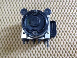 Блок ABS (насос) Hyundai Santa Fe (SM)/ Santa Fe Classic 2000-2012 (5890026500) — фото 3