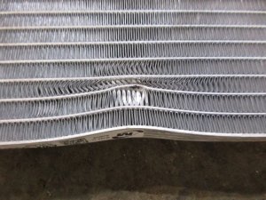 Радиатор кондиционера Skoda Octavia (A7) 2013>,Touareg 2010-2018,Golf VII 2012>,A3 [8V] 2013>,Leon (5F) 2013>,Passat [B8] 2015>,Superb 2015>,TT(8S) 2015>,Touran(5T) 2016>,Golf Sportsvan 2014>,Tiguan 2017>,Kodiaq 2017> (5Q0816411BD) — фото 2