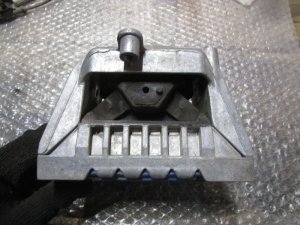 Опора двигателя правая VW,Audi,Skoda,Seat Golf V 2003-2009,A3 [8PA] Sportback 2004-2013,Golf Plus 2005-2014,Touran 2003-2010,A3 [8P1] 2003-2013,Jetta 2006-2011,Octavia (A5 1Z-) 2004-2013,Leon (1P1) 2005-2013,Altea 2004-2015 (1K0199262BB) — фото 4