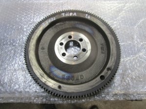 Маховик Nissan Note (E11) 2006-2013,Micra (K12E) 2002-2010,Qashqai (J10) 2006-2014,Tiida (C11) 2007-2014,Juke (F15) 2011>,Qashqai+2 (JJ10) 2008-2014,NV200 (M20) 2009>,Sentra (B17) 2013-2017,Tiida (C13) 2015> (МКПП 12310EE000) — фото 1