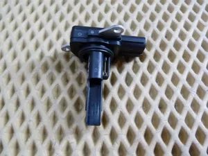 Датчик массового расхода воздуха Toyota RAV 4 2013>,RAV 4 2006-2013,Auris (E15) 2006-2012,Lancer (CX,CY) 2007>,Corolla E15 2006-2013,Yaris 2005-2011,S80 2006-2016,Grand Vitara 2005-2015,SX4 2006-2013,Outlander XL (CW) 2006-2012 (222040T040) — фото 1