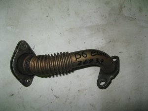Трубка картерных газов VW Passat [B6] 2005-2010,Golf V 2003-2009,Touran 2003-2010,Caliber 2006-2011,Octavia (A5 1Z-) 2004-2013,Patriot (MK74) 2007-2016,Compass (MK49) 2006-2016,Sebring 2006-2010 (03C131521S) — фото 1