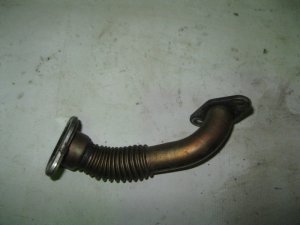 Трубка картерных газов VW Passat [B6] 2005-2010,Golf V 2003-2009,Touran 2003-2010,Caliber 2006-2011,Octavia (A5 1Z-) 2004-2013,Patriot (MK74) 2007-2016,Compass (MK49) 2006-2016,Sebring 2006-2010 (03C131521S) — фото 2