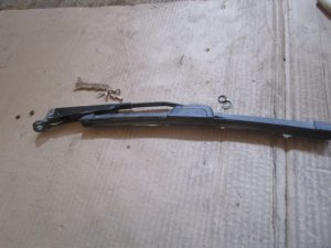 Поводок стеклоочистителя задний Ford Focus I 1998-2004 (XS41A17406AA) — фото 2