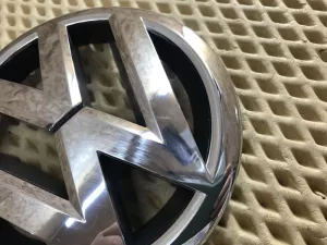 Эмблема VW Tiguan 2011-2016 (561853600) — фото 3