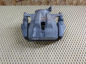 Суппорт тормозной передний левый Toyota Corolla E15 2006-2013 (4775012A10) — фото 4