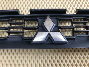 Решетка радиатора Mitsubishi ASX 2010> (НИЖНЯЯ 6402A317 ВЕРХНЯЯ 6402A318) — фото 5