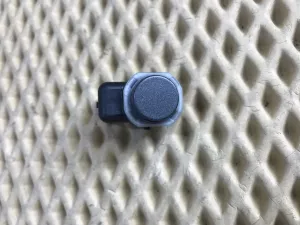 Датчик парковки Audi A3 [8P1] 2003-2013 Audi A3 [8PA] Sportback 2004-2013 Audi A4 [B8] 2007-2015 Audi A4 [B8] Allroad 2009-2015 Audi A5/S5 [8F] Cabrio 2010-2016 Audi A5/S5 [8T] Coupe/Sportback 2007-2016 Audi A6 [C7,4G] 2011-2018 Audi A7 (4G8) 2011-2018 Audi A8 [4H] 2010-2017 Audi Allroad quattro 2012-2019 Audi Q3 (8U) 2012-2018 Audi Q5 [8R] 2008-2017 Audi Q7 [4L] 2005-2015 Audi R8 2007-2015 Audi TT(8J) 2006-2015 Porsche 911 (991) 2012-2019 Porsche Boxster (981) 2012-2016 Porsche Cayman (981) 2013-2016 Seat Exeo 2009-2013 Skoda Superb 2008-2015 VW Caddy III 2004-2015 VW Passat CC 2008-2017 VW Tiguan 2011-2016 (1S0919275D) — фото 1