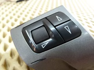Блок кнопок в руль Opel Zafira B 2005-2012 (В РУЛЕВОЕ КОЛЕСО 13208858) — фото 9