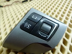 Блок кнопок в руль Opel Zafira B 2005-2012 (В РУЛЕВОЕ КОЛЕСО 13208858) — фото 2