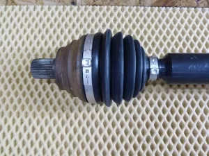 Полуось передняя правая Skoda Octavia (A5 1Z-) 2004-2013 (ГНУТЫЙ!!! ЦЕЛИКОМ НА ЗАПЧАСТИ!!! 1K0407272NN) — фото 2