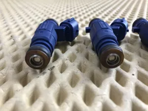 Форсунка топливная Hyundai Coupe (GK) 2002-2009 Hyundai Elantra 2000-2010 Hyundai Elantra 2006-2011 Hyundai Elantra 2011-2016 Hyundai Elantra 2016-2020 Hyundai i20 2008-2014 Hyundai i30 2007-2012 Hyundai i30 2012-2017 Hyundai ix20 2010-2019 Hyundai Solaris 2010-2017 Kia Carens 2006-2012 Kia Ceed 2007-2012 Kia Ceed 2012-2018 Kia Cerato 2004-2008 Kia Cerato 2009-2013 Kia Cerato 2013-2020 Kia RIO 2011-2017 Kia Soul 2009-2014 Kia Venga 2010-2018 (КОМПЛЕКТ 353102B000) — фото 2