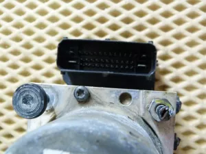 Блок ABS (насос) Kia RIO 2011-2017 (589204L100) — фото 4