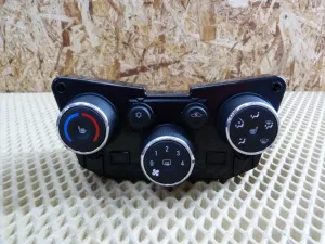 Блок управления отопителем Chevrolet Aveo (T300) 2011-2015 (С КОНДИЦИОНЕРОМ С ОБОГРЕВОМ СИДЕНИЙ 95332696) — фото 1