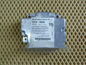 Блок управления AIR BAG Kia Cerato 2009-2013 (959101M250) — фото 1