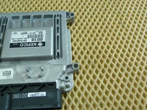Блок управления двигателем Kia Picanto 2004-2011 (3911002KB0) — фото 3