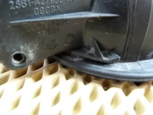 Лючок бензобака Ford Fiesta 2001-2008;Fusion 2002-2012 (2S61A27936AK) — фото 9