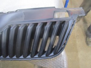 Решетка радиатора Skoda Fabia 2007-2015,Roomster 2006-2015 (ПОСЛЕ 2010 ГОДА ПОД ХРОМ 5J0853668C) — фото 3