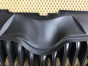 Решетка радиатора Skoda Fabia 2007-2015,Roomster 2006-2015 (ПОСЛЕ 2010 ГОДА ПОД ХРОМ 5J0853668C) — фото 6