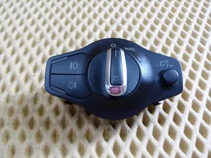 Переключатель света фар Audi A4 [B8] 2007-2015 Audi A4 [B8] Allroad 2009-2015 Audi A5/S5 [8F] Cabrio 2010-2016 Audi A5/S5 [8T] Coupe/Sportback 2007-2016 Audi Q5 [8R] 2008-2017 (8K0941531AA) — фото 1